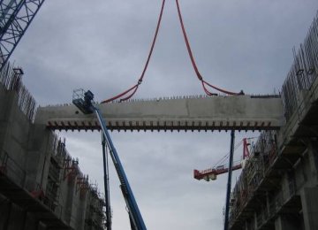 Přeprava stotunových vazníků na stavbu PSG v Temelíně byla zajímavostí i pro ČD Cargo